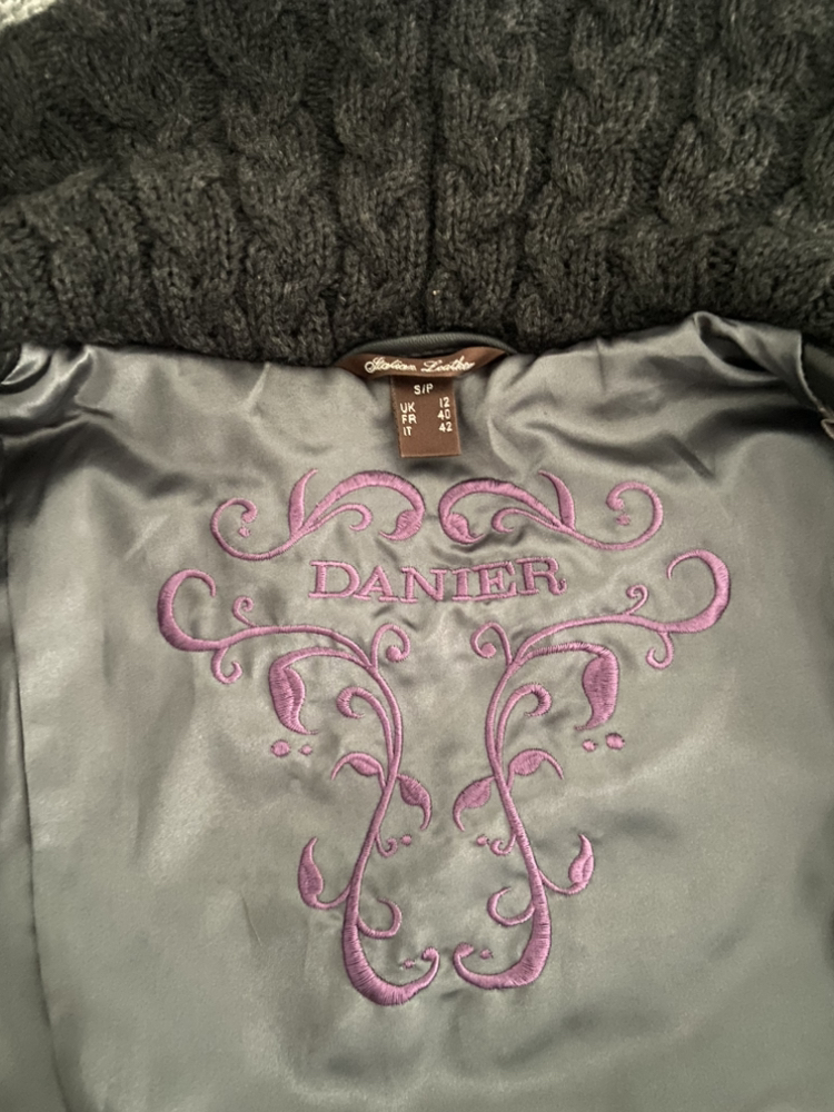 Women’s Danier Leather jacket image indicator(4)