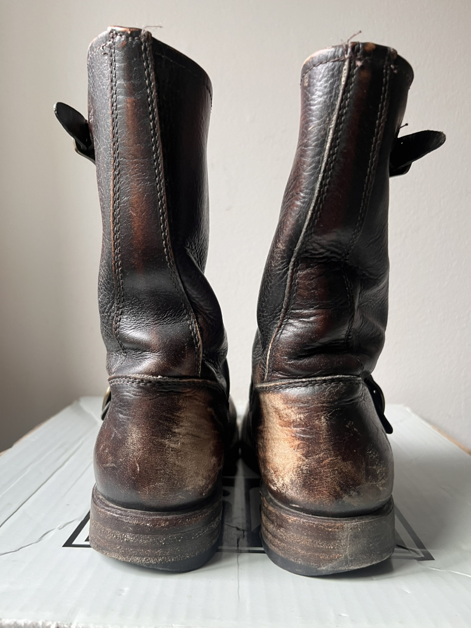 Frye Boots 7 1/2 image indicator(2)