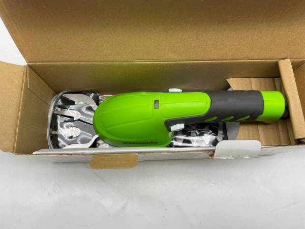 Greenworks 7.2V Cordless Garden Shear - with Battery and Charger - photo 3