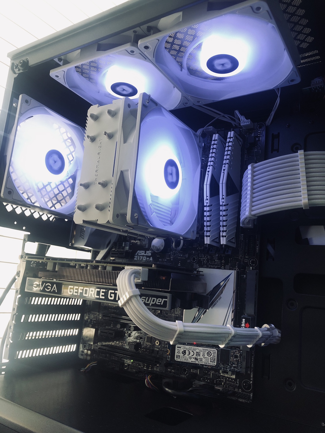 White Gaming PC | i7 gtx 1660 Super 16GB 3200MHz 512GB thumbnail