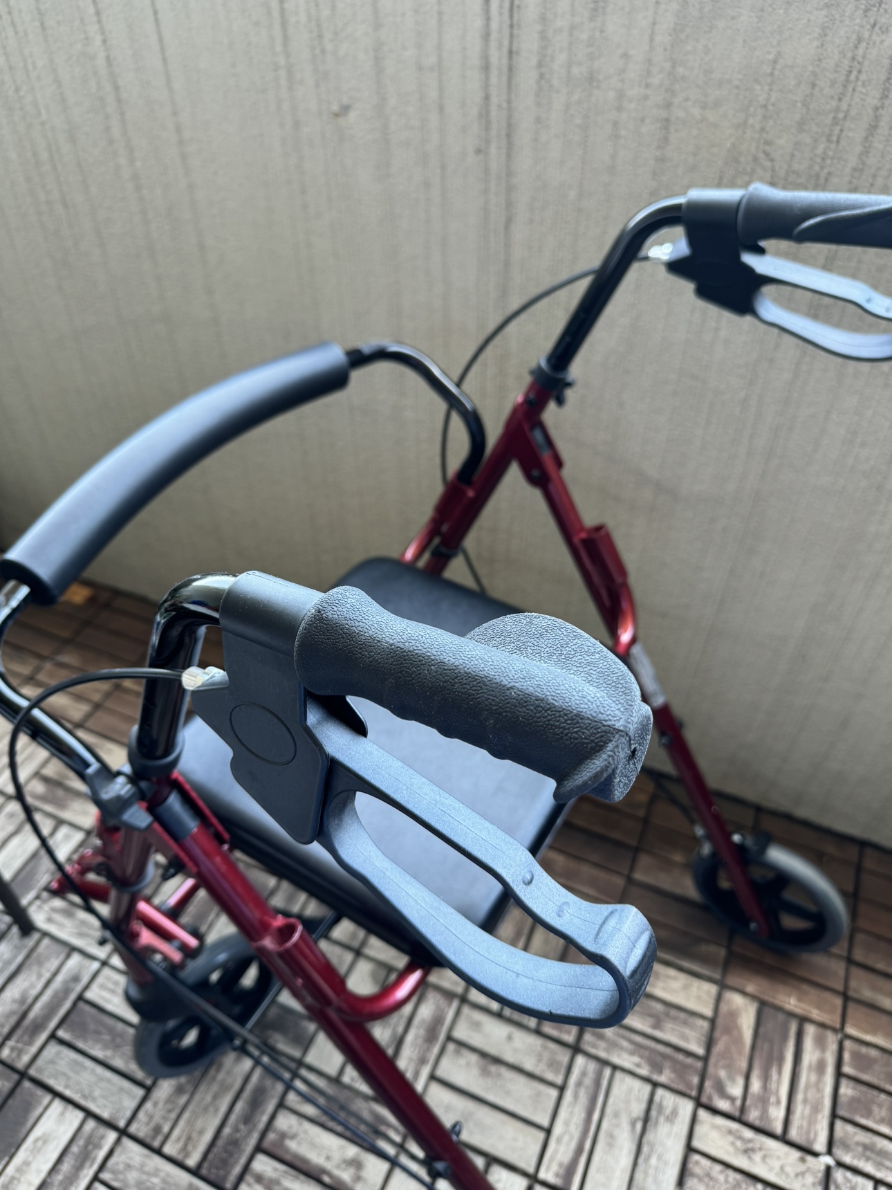4 wheel walker - photo 4