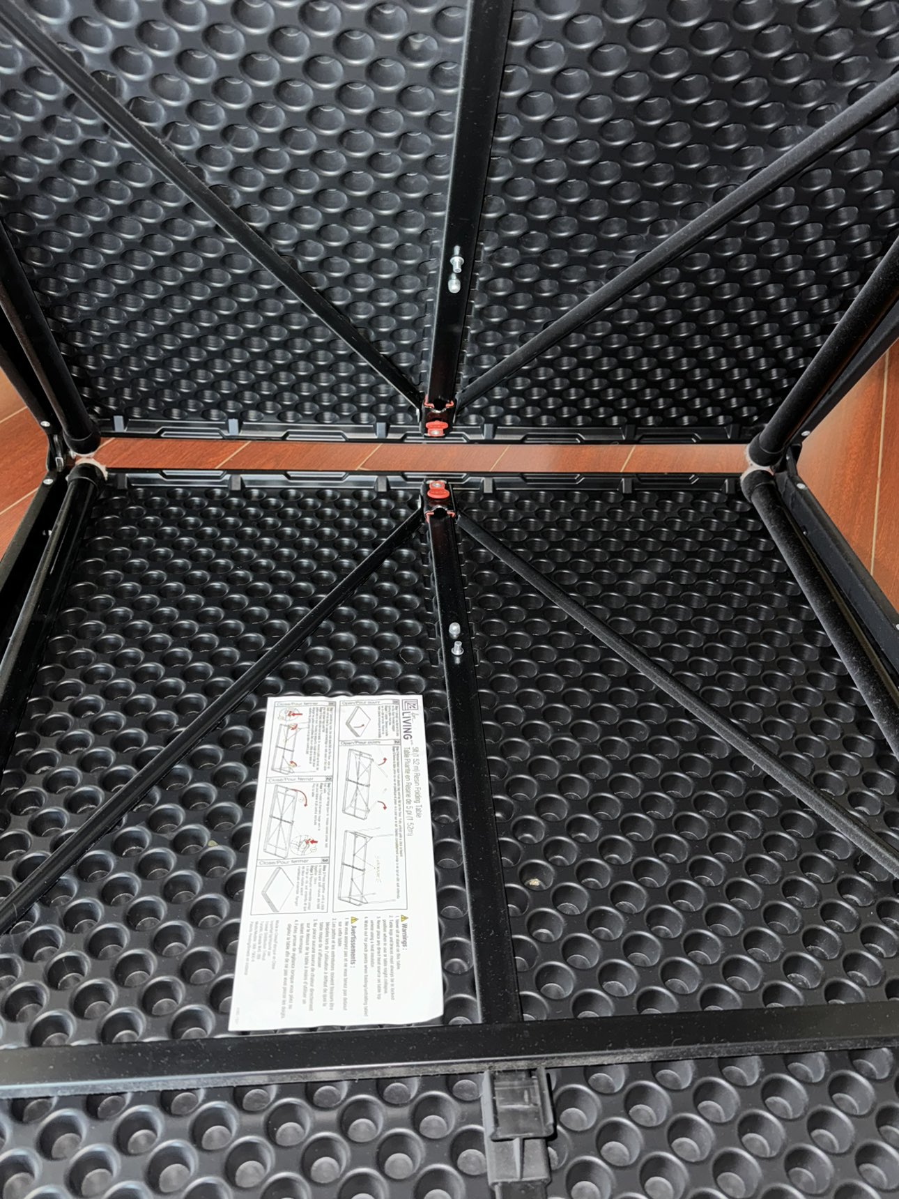 5ft(1.52m) Resin folding table PICK UP ONLY - photo 3