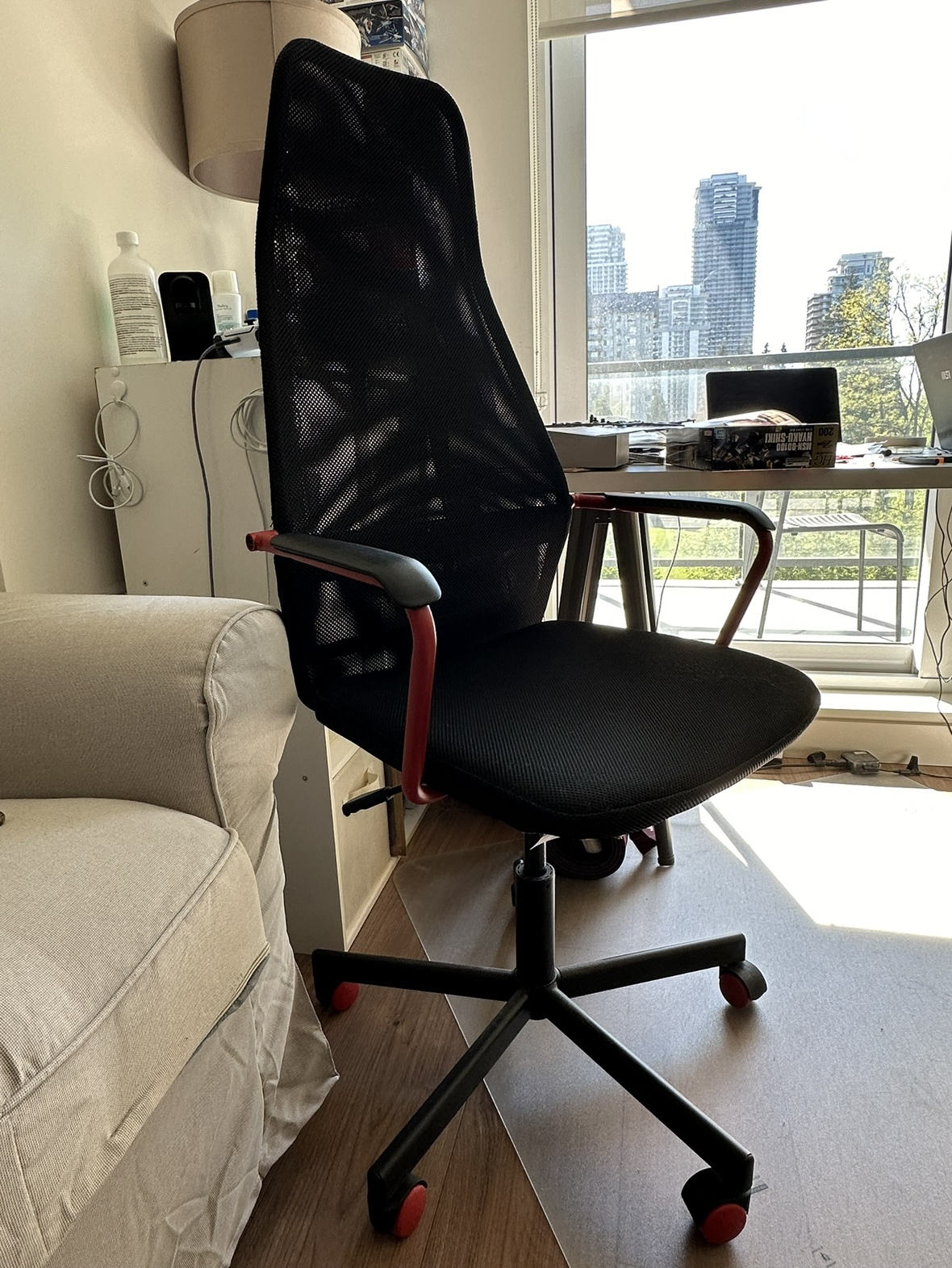 IKEA HUVUDSPELARE Handled gaming chair with wheels
