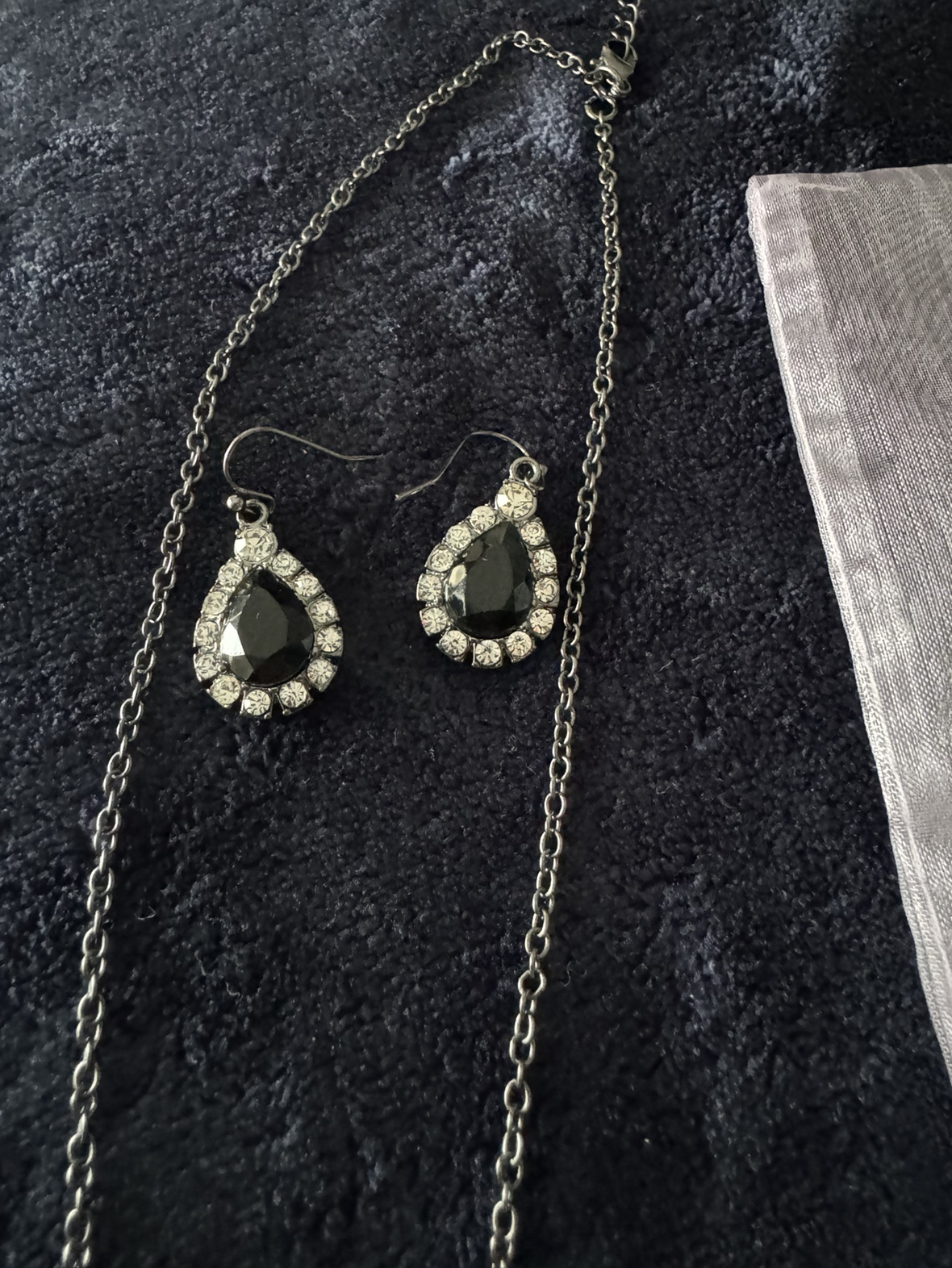 🥕 #ThriftyPicks New Beautiful Women’s Necklace and earring set image indicator(4)