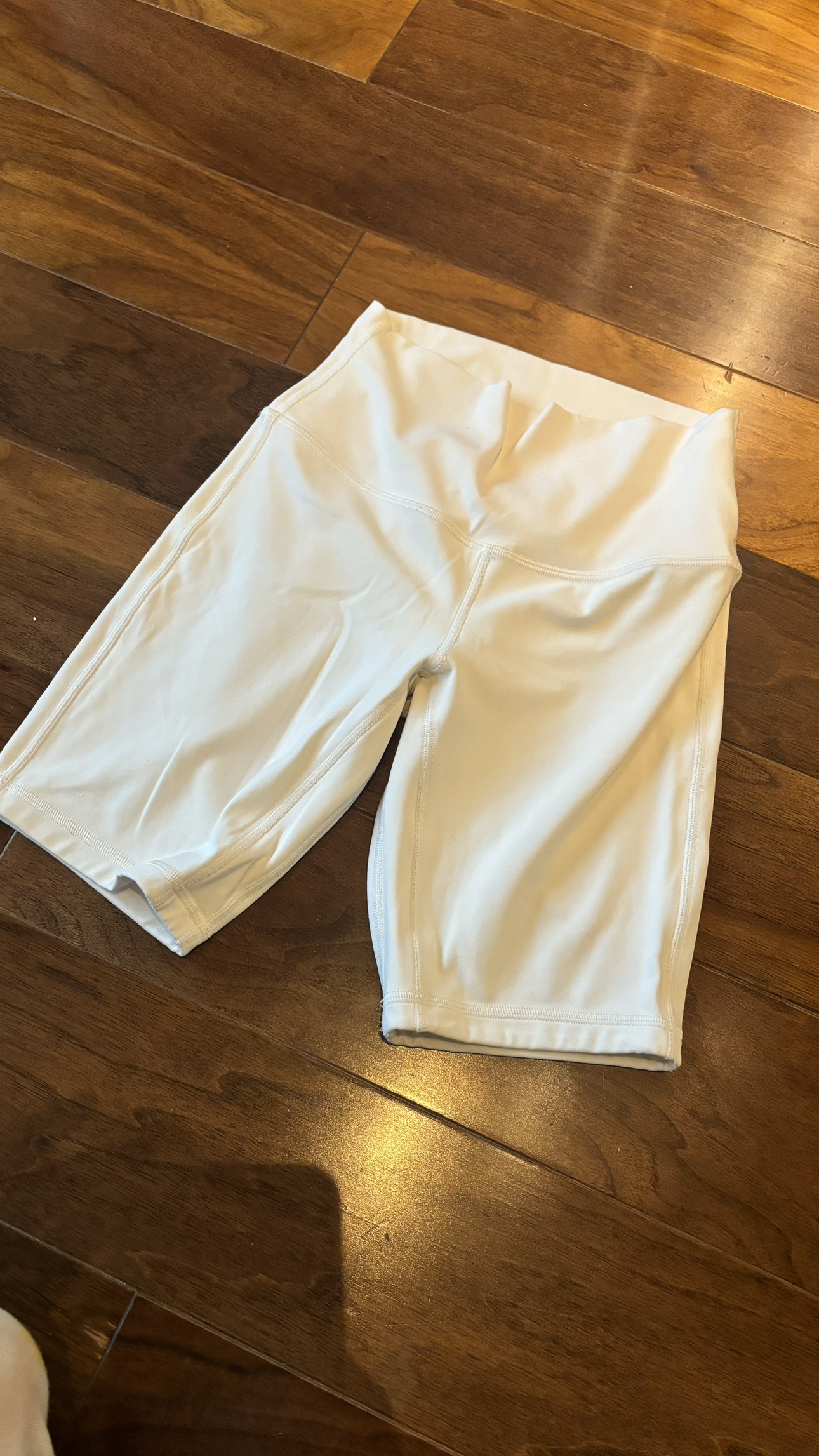 New Lululemon white align short 6"