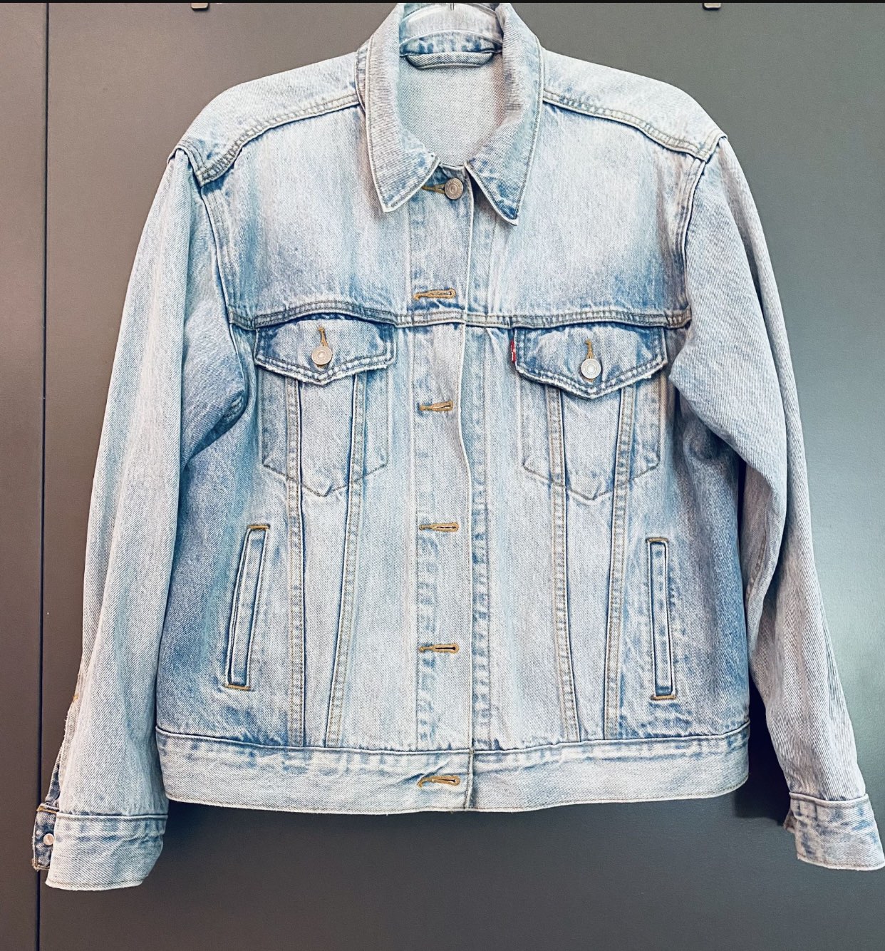 blue denim jacket size Large image indicator(2)