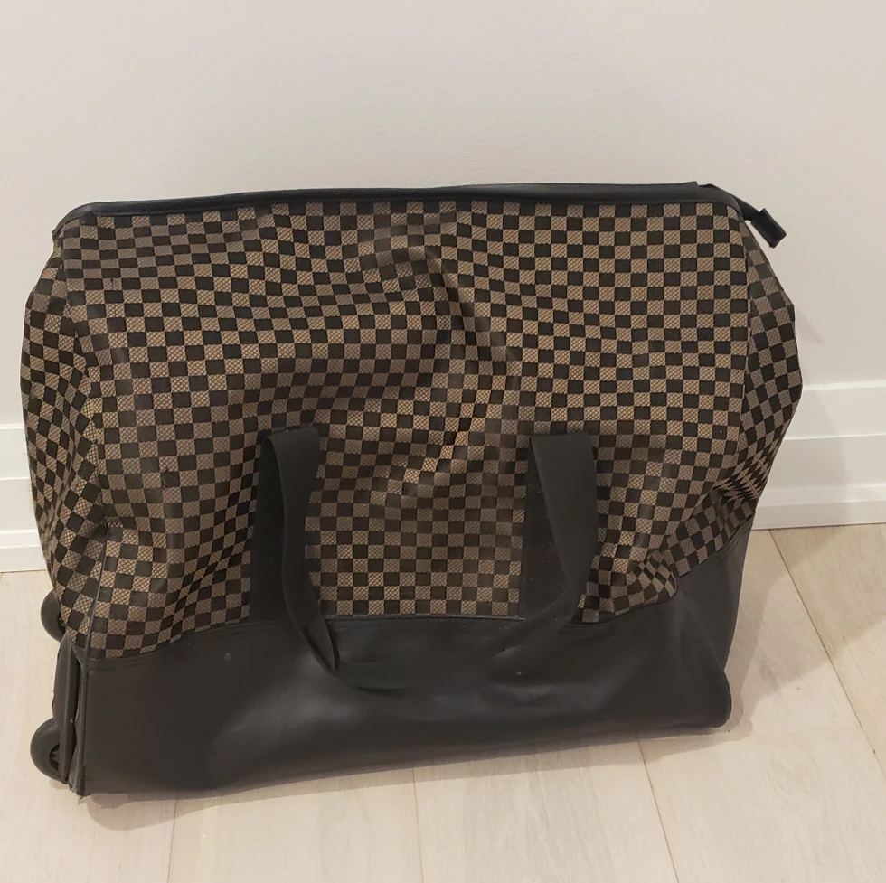 Trolley Duffel Bag image indicator(4)