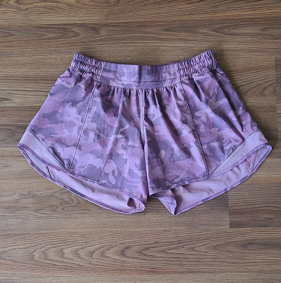 Lululemon Hotty Hot 4" shorts pink incognito size 8 - photo 2