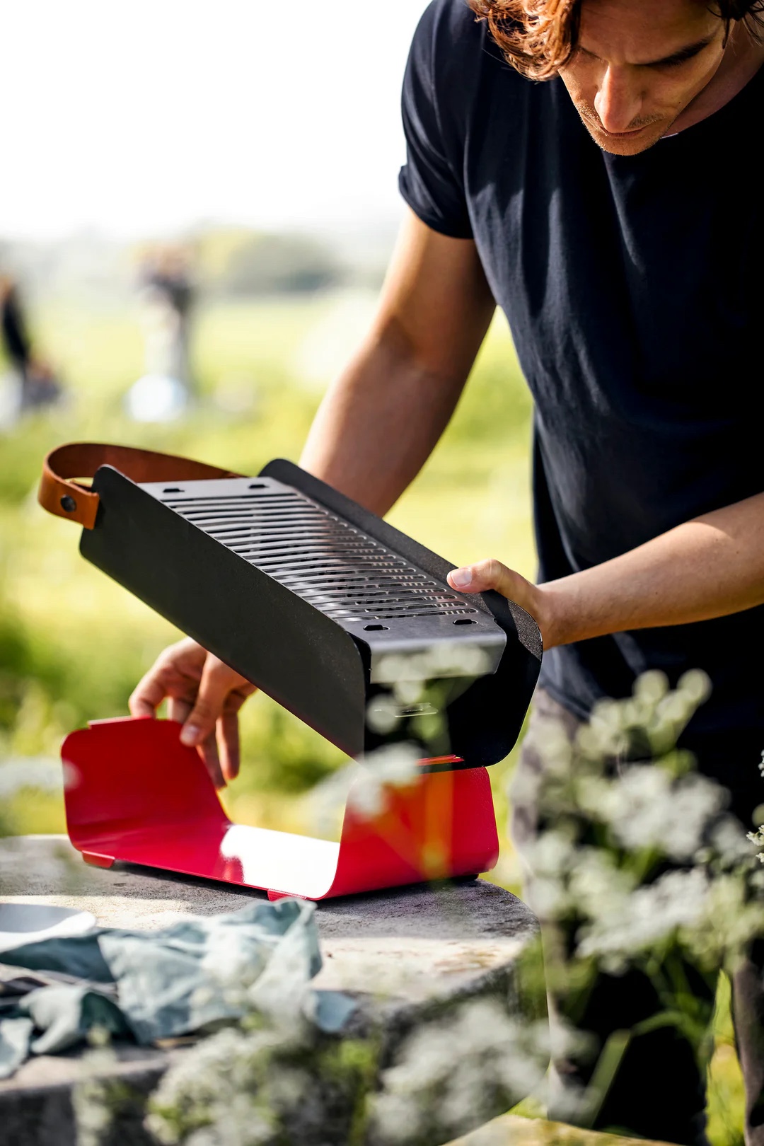 Portable charcoal grill to carry anywhere