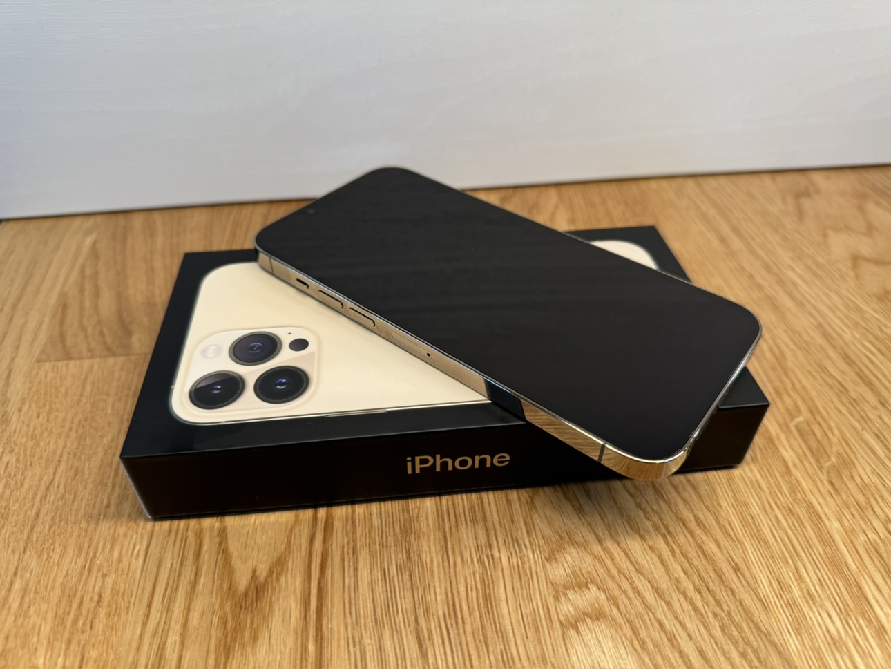 iPhone 13 Pro Max 1 TB gold thumbnail