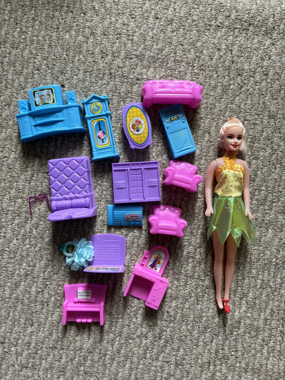 Plastic doll and furniture accessories thumbnail