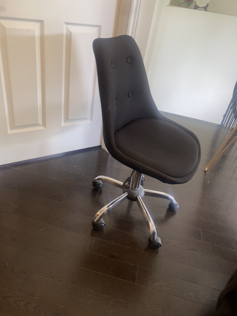 BLACK CHAIR 🥕 - photo 3