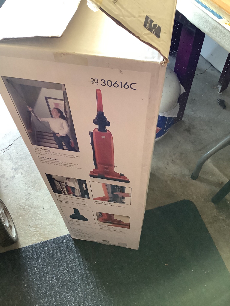 Kenmore upright vacuum - photo 2