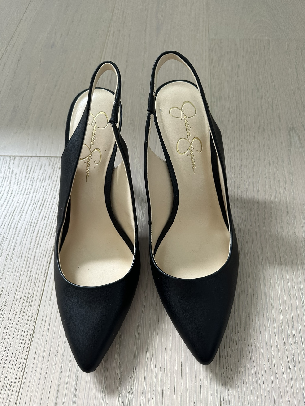 Jessica Simpson pumps