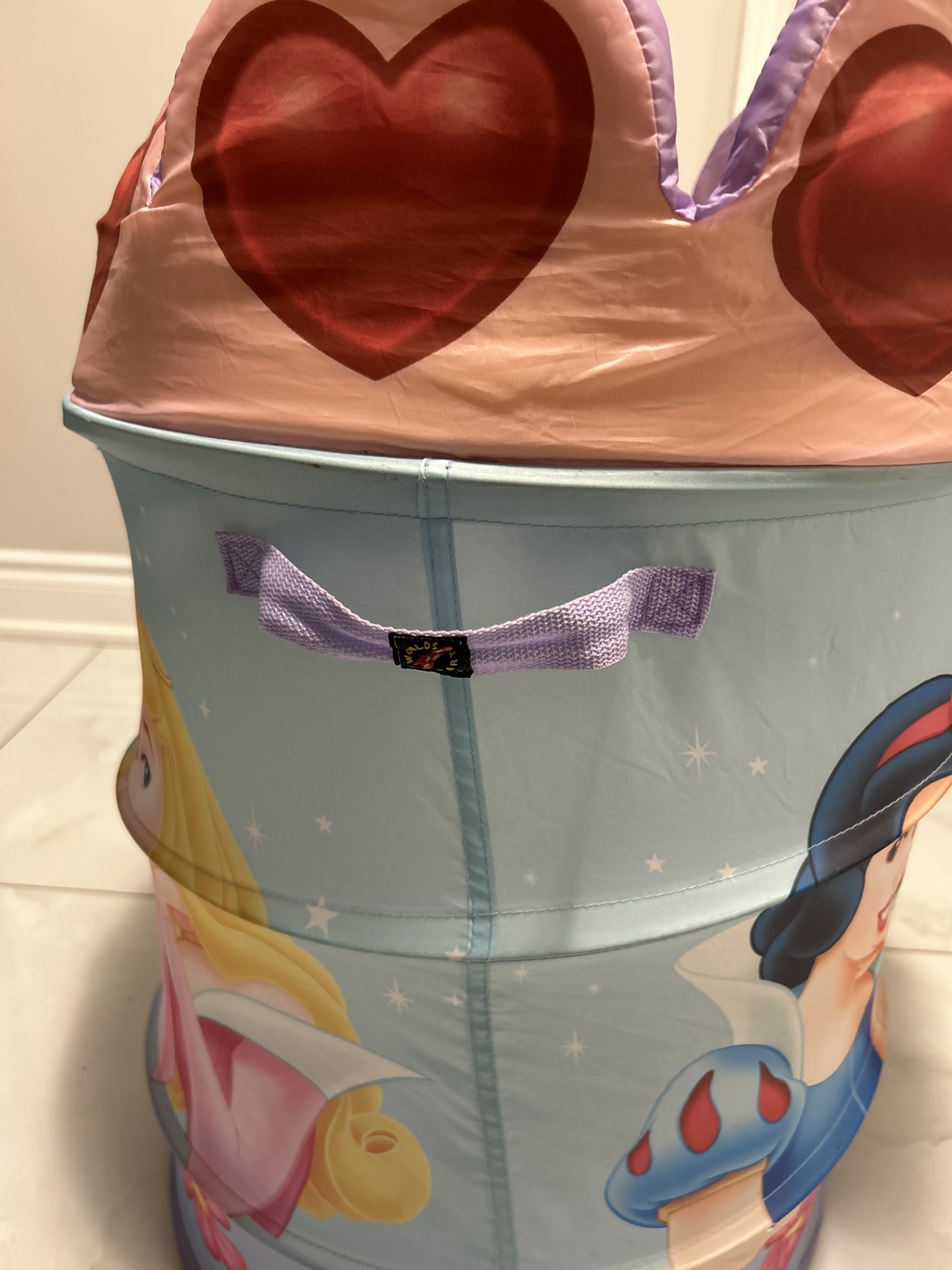 Disney Princess laundry hamper image indicator(4)