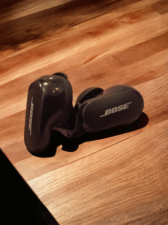 Bose Quiet Comfort Noise Cancelling Ear Buds thumbnail