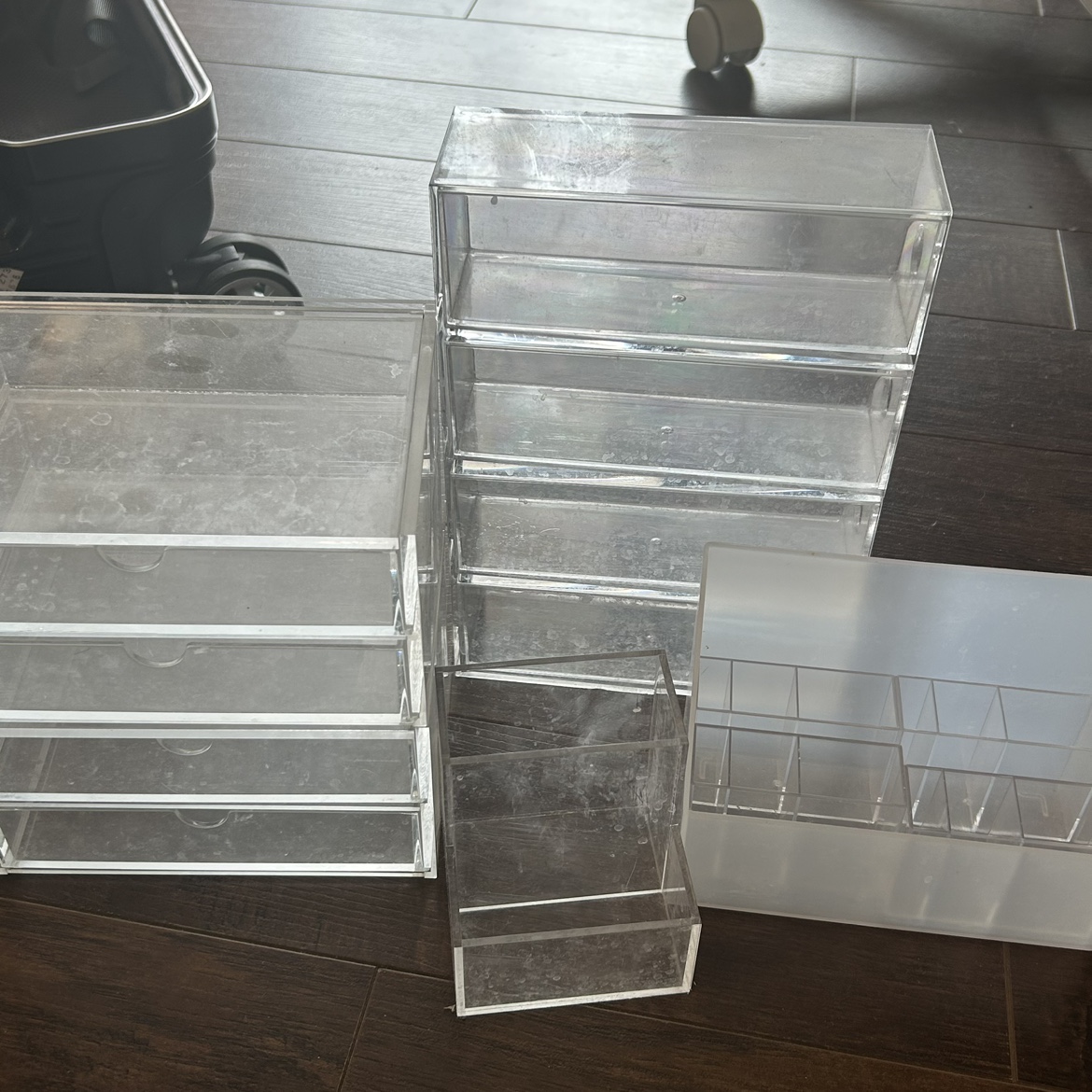 Plastic drawer