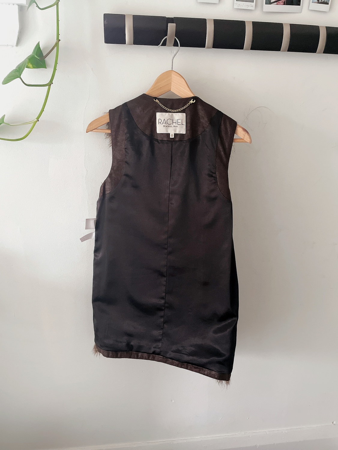 Faux fur vest image indicator(3)