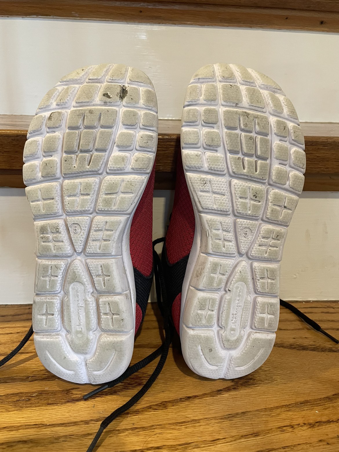 Boys Champions shoes size 5 - photo 2