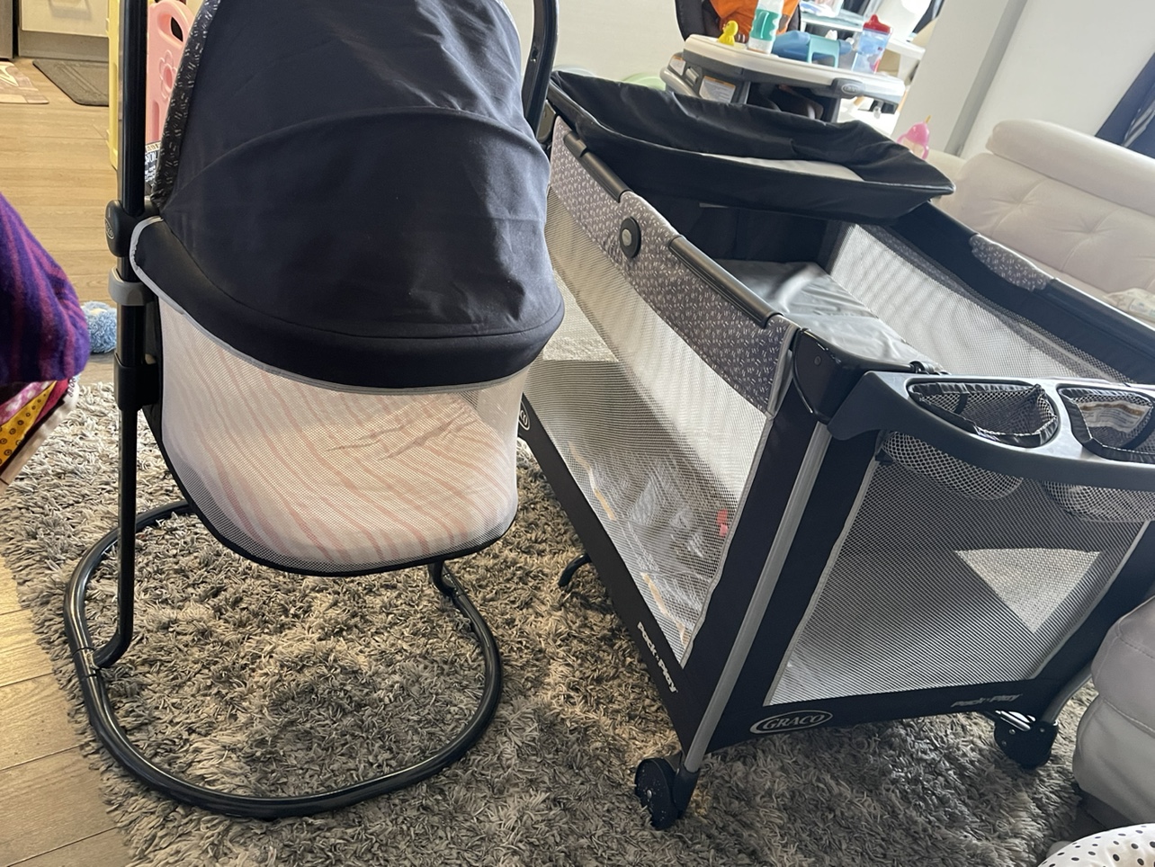 Graco pack n play day2dream, bassinet, playard and Rainier - photo 5