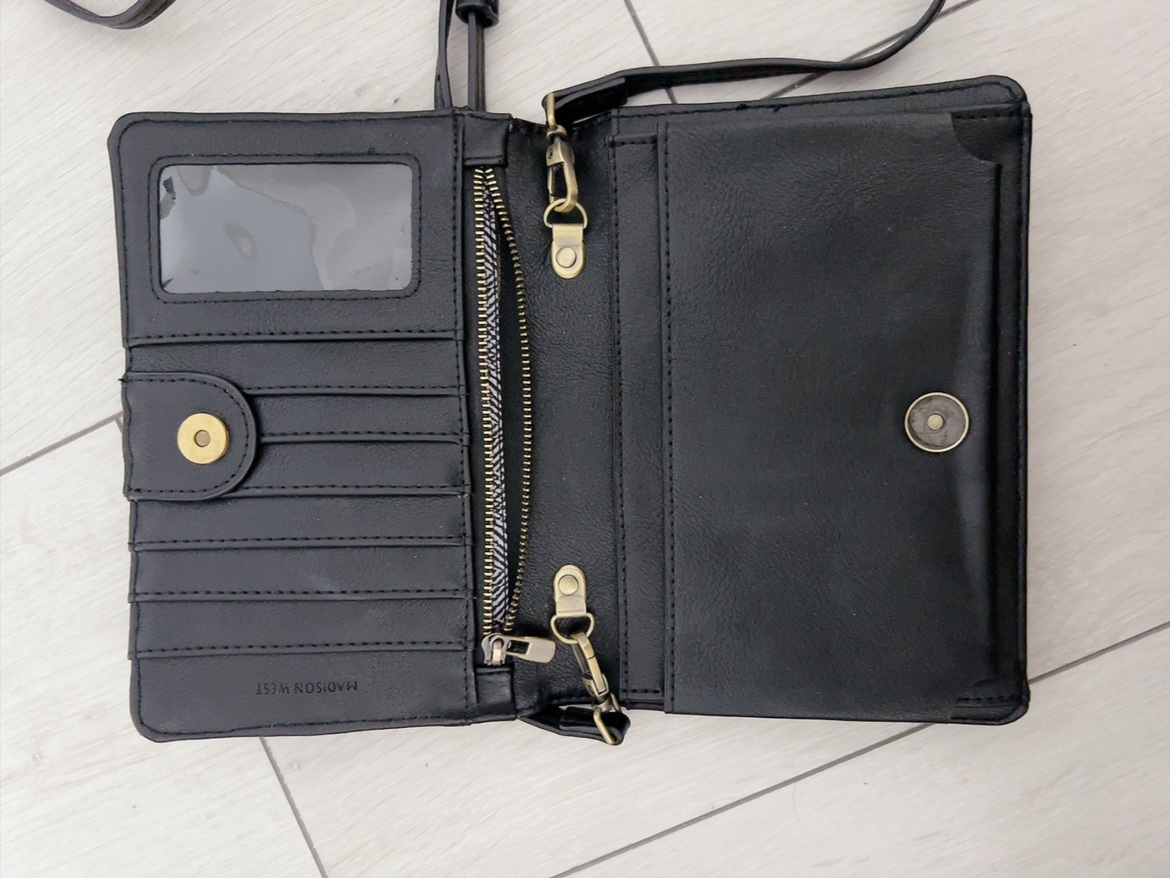 Madison West Bag & Wallet Black image indicator(2)