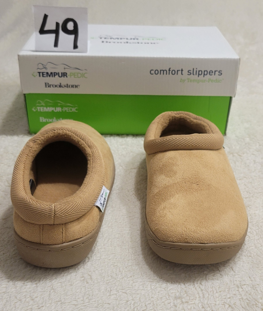 Comfort Slippers by Tempur- Pedic. Brookstone image indicator(5)