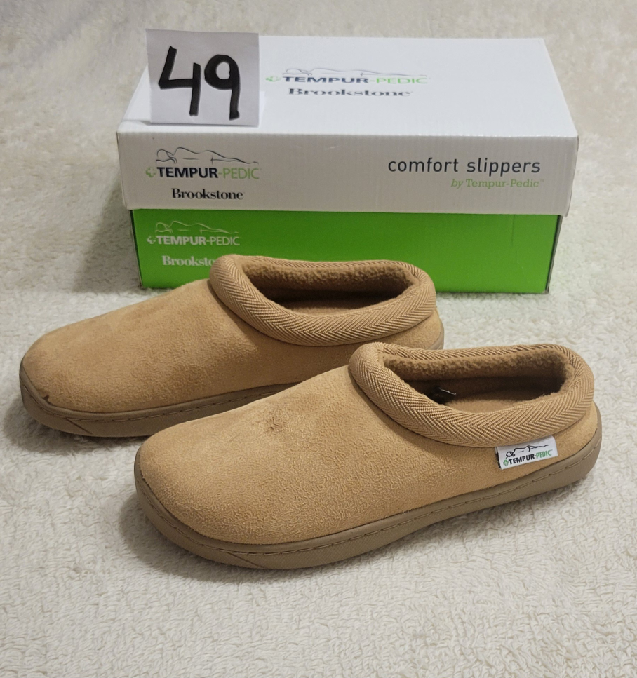 Comfort Slippers by Tempur- Pedic. Brookstone image indicator(8)