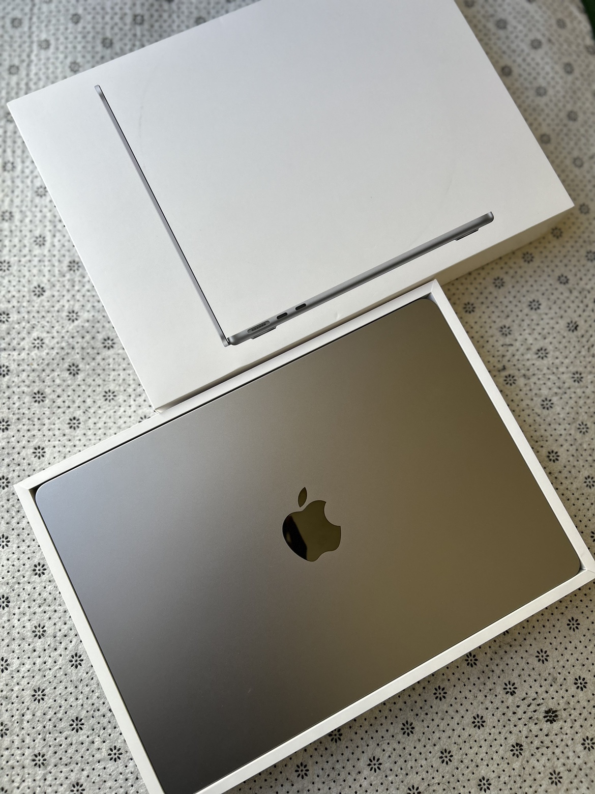 Apple MacBook Pro - M2 chip - 512gb SSD - Silver Color - photo 2