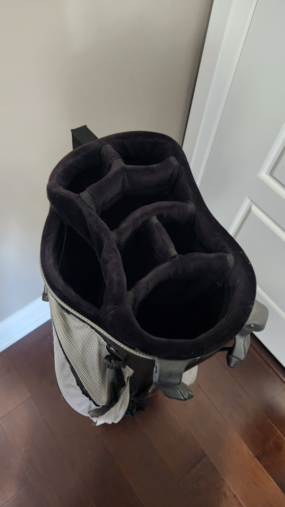 TaylorMade stand bag with rain hood - photo 4