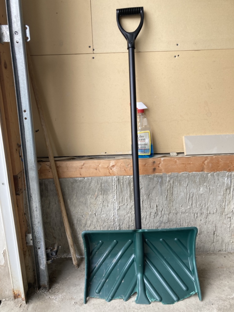 #freecycle - shovel snow thumbnail