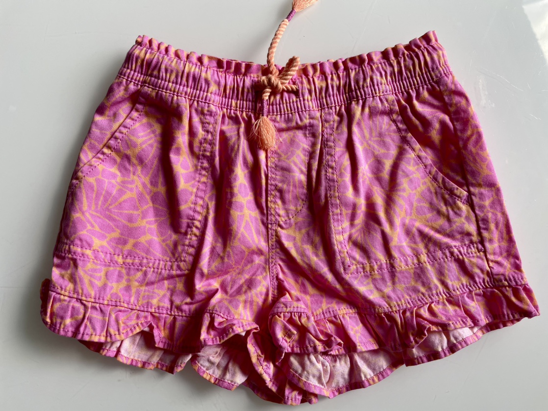Gap Size 4 shorts thumbnail