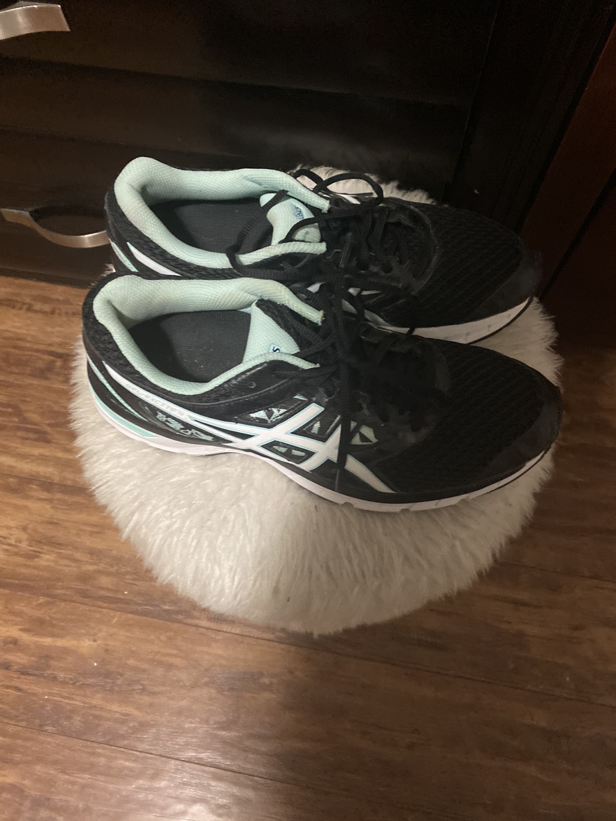 Running shoes