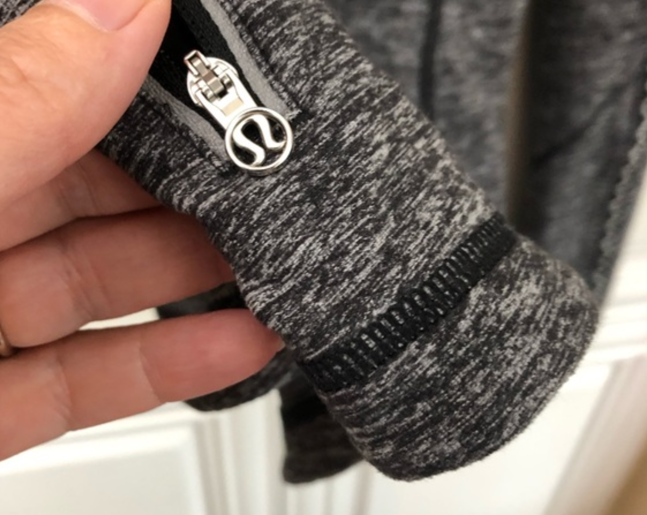 Lululemon long sleeve top image indicator(4)