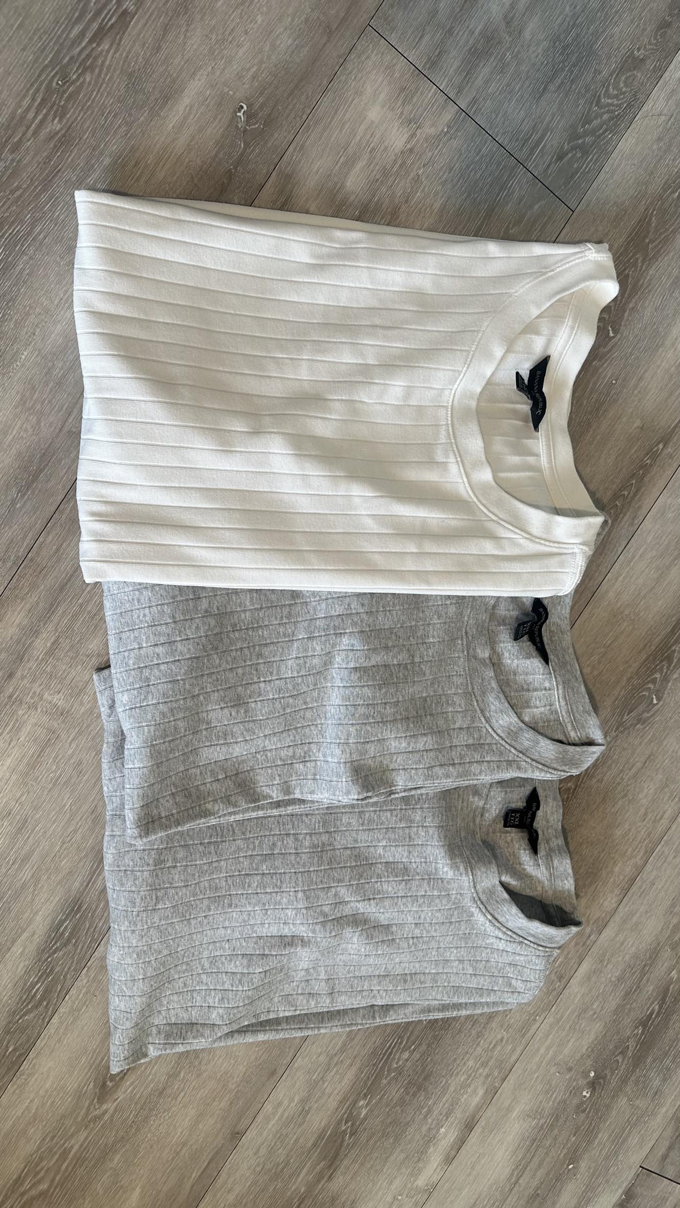 🌸 MAY GIVE AWAY 🌸  3 pcs Banana Republic, Men’s Cotton Shirt, $0
