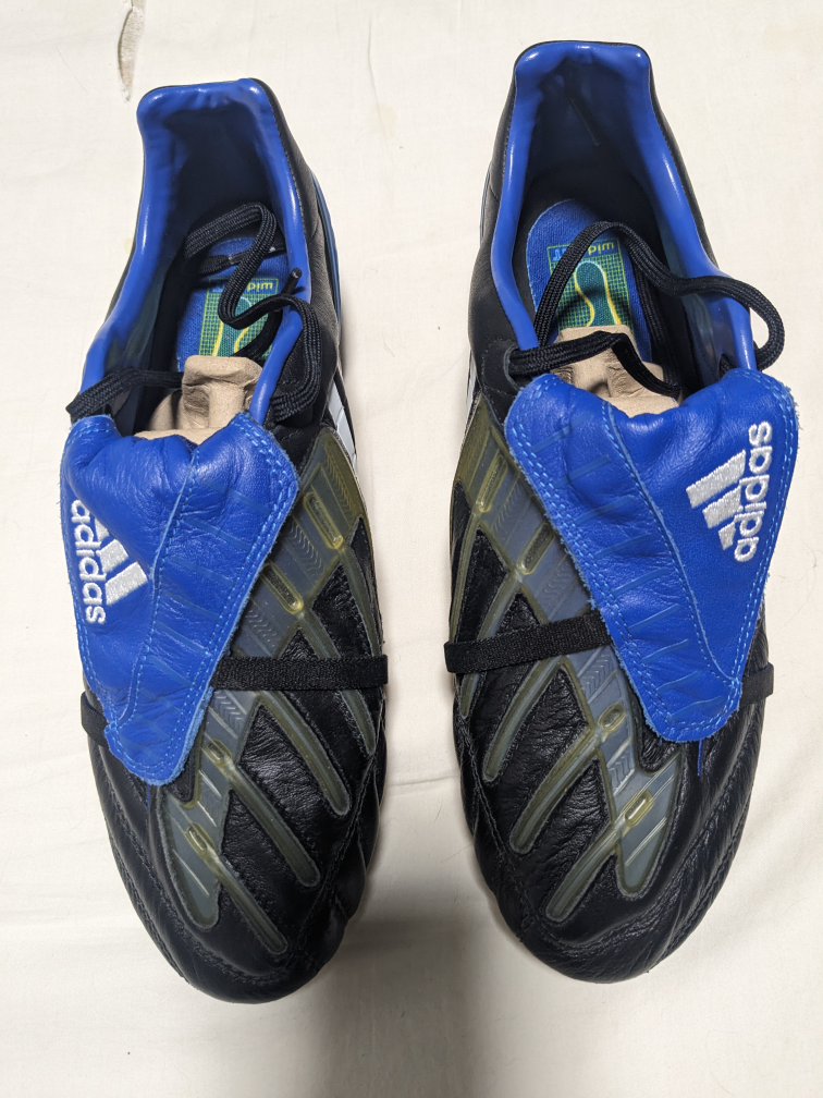 Adidas Predator boys soccer shoes size 8.5