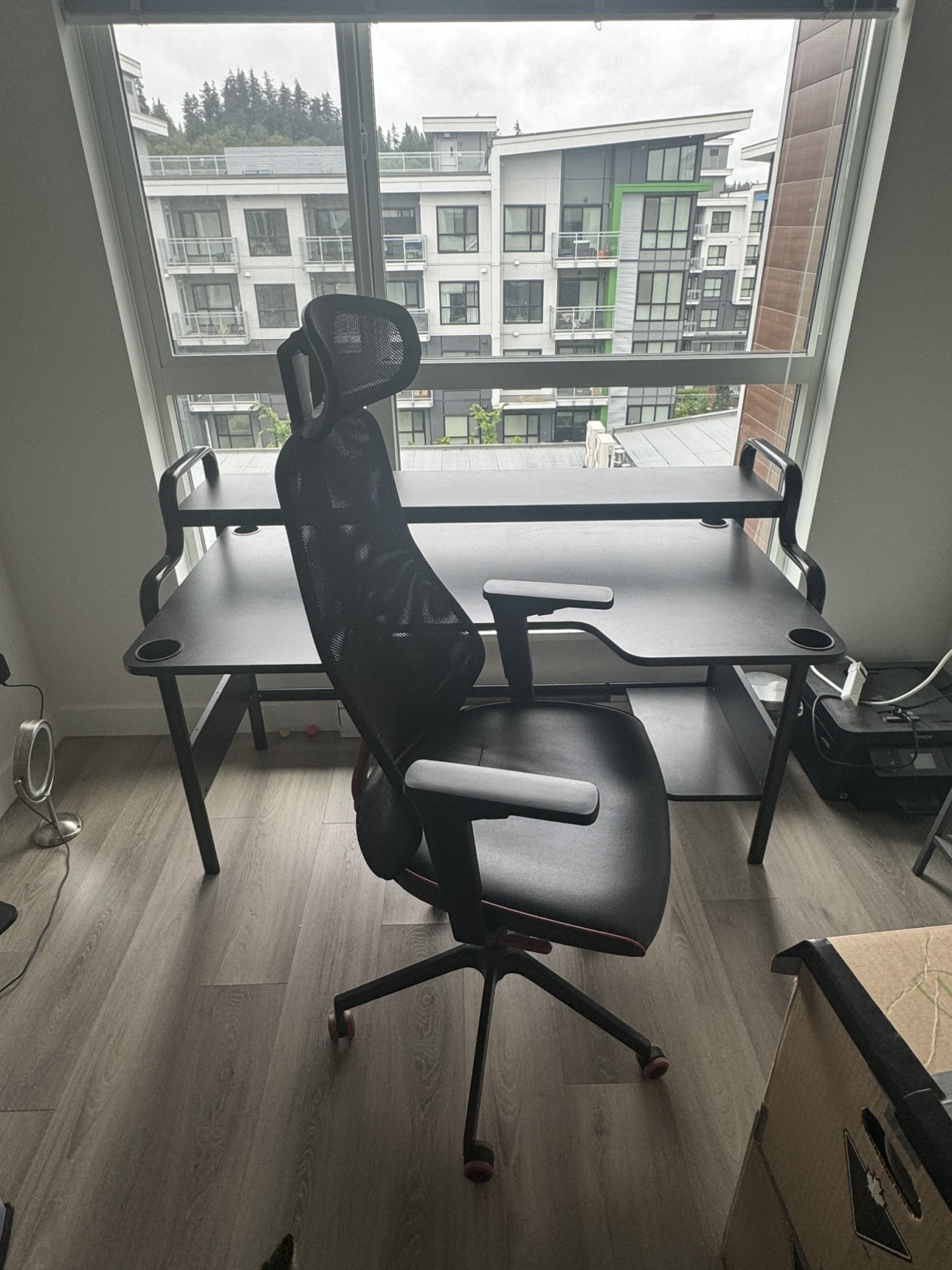 Gaming desk and gaming chair