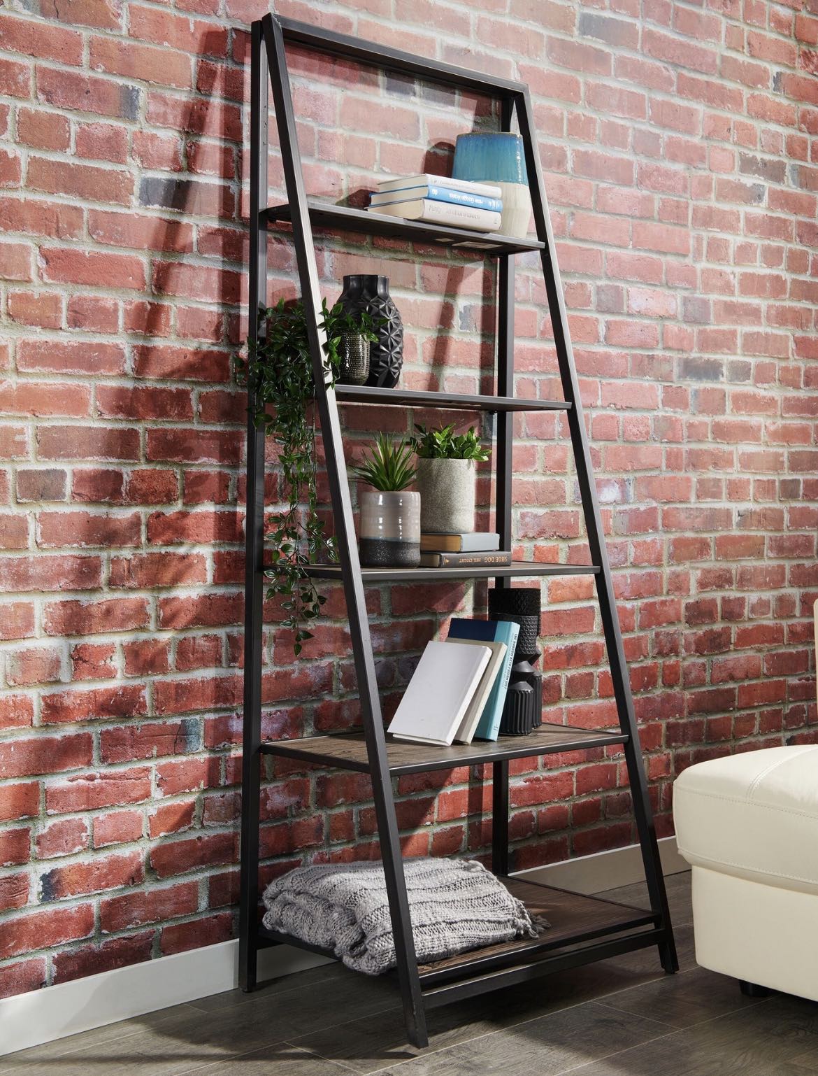 Ladder shelf / Leaning Bookcase - Santa Monica Tall Bookcase