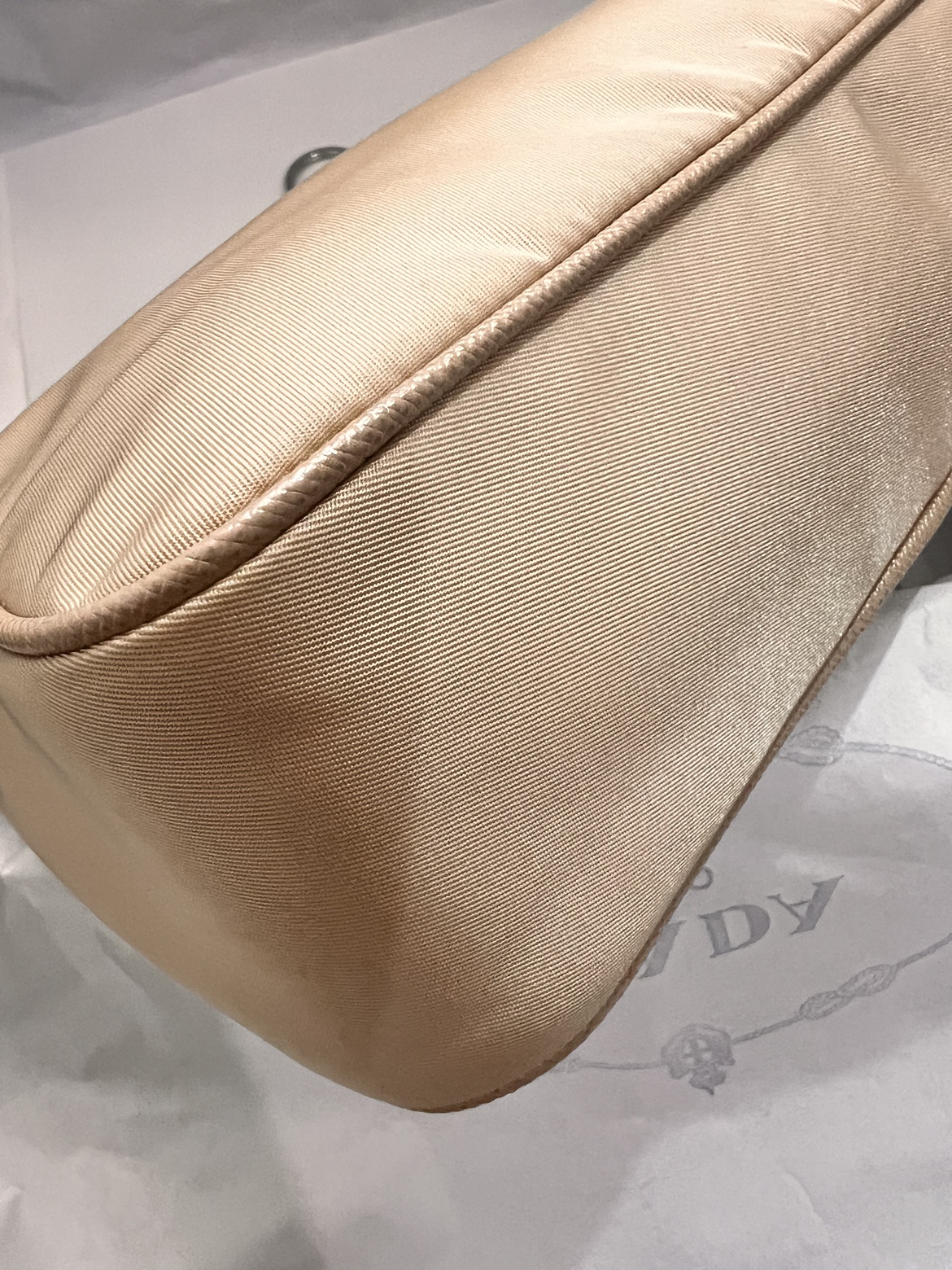 Authentic Prada Re-edition 2005 leather handle - photo 5