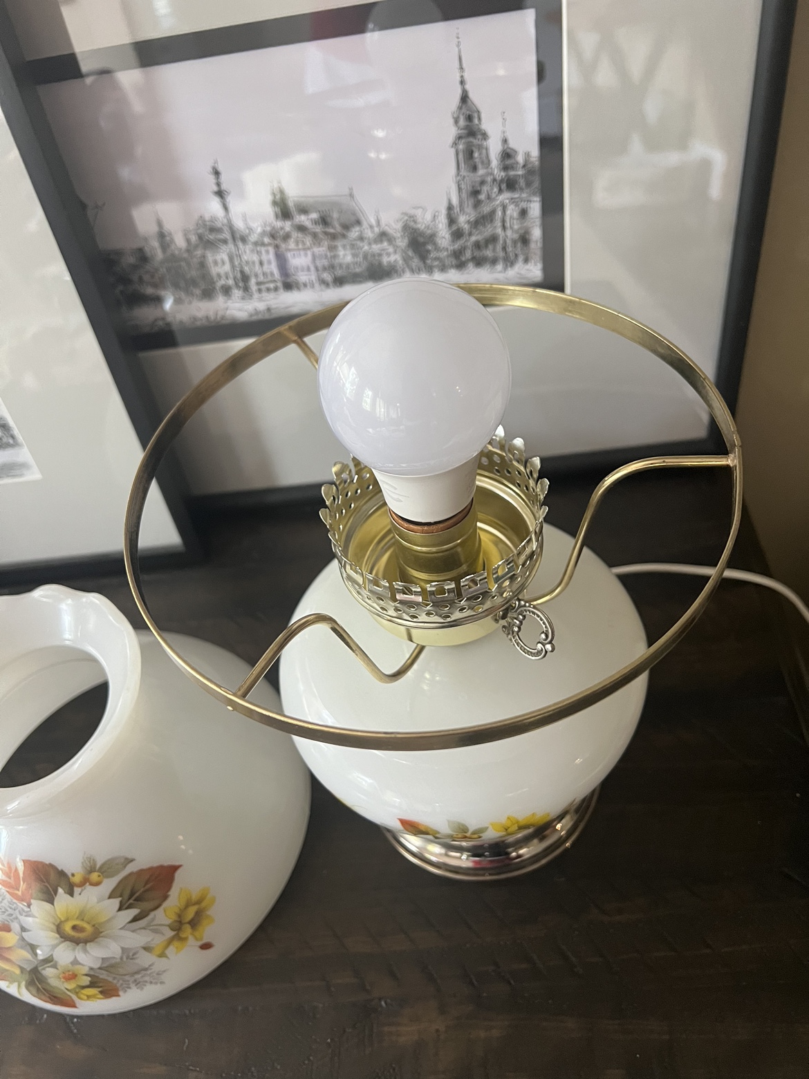 Vintage Milk Glass Lamp - photo 5