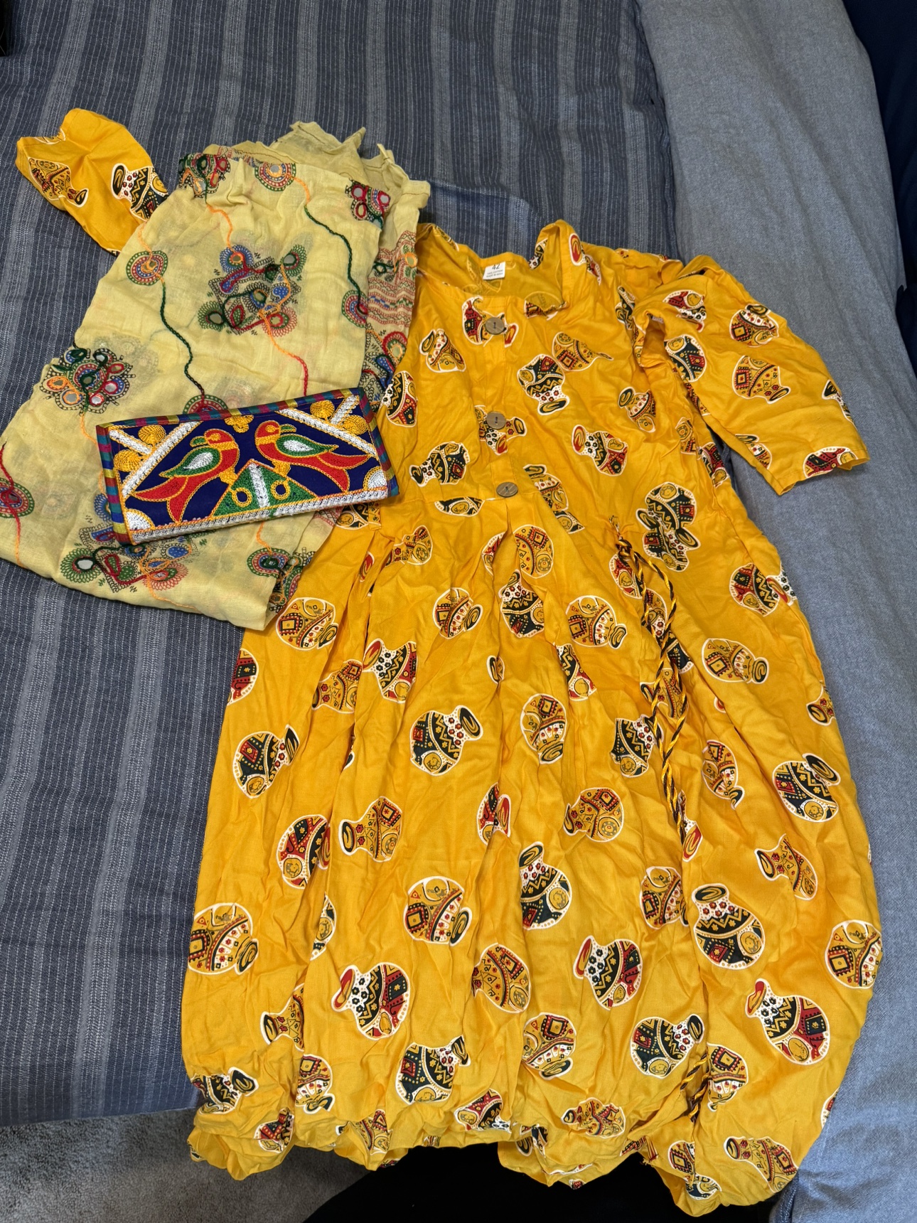 Indian dress, scarf and purse size 42