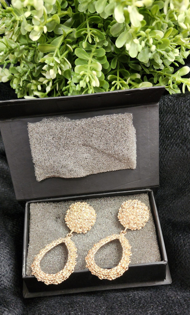 earings thumbnail