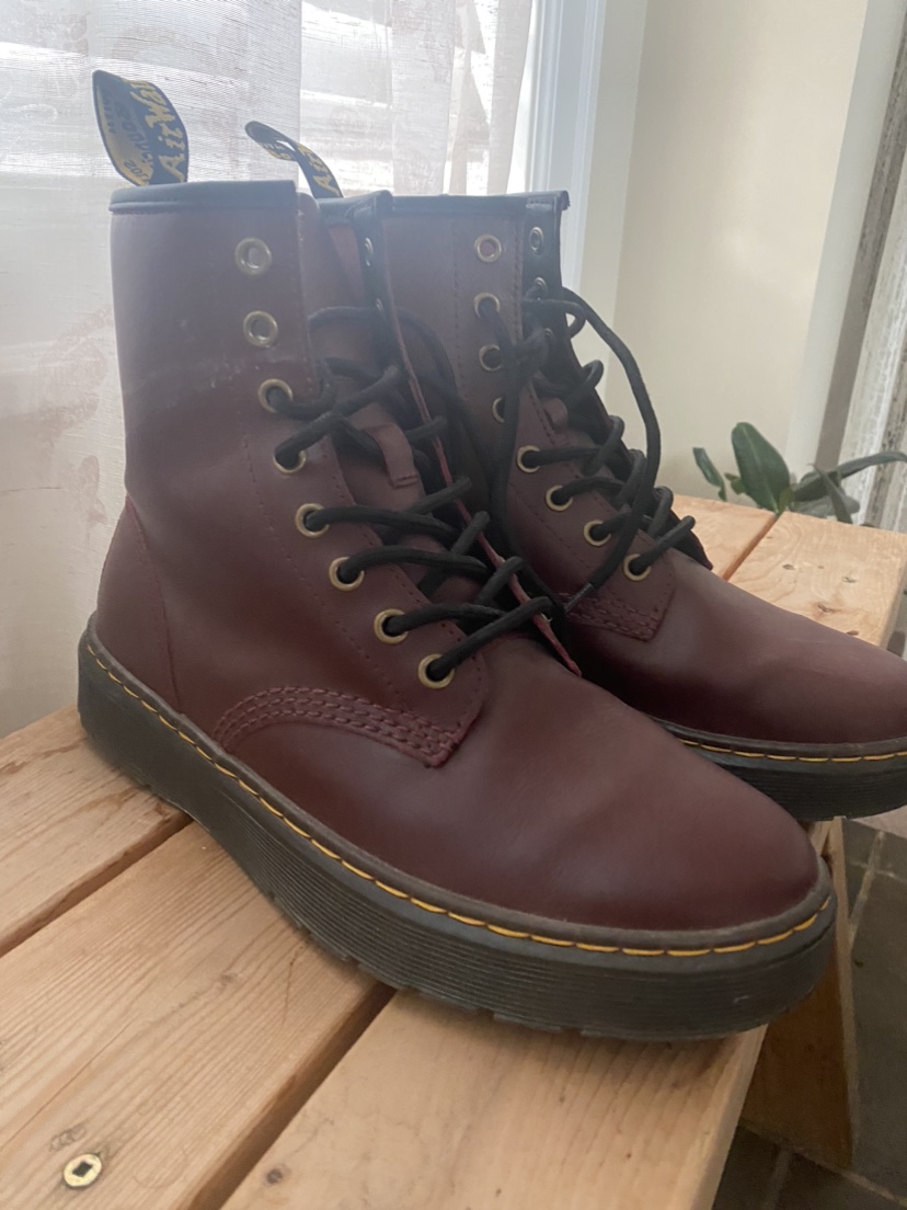 Doc Martens women’s size 8 cherry colour - photo 3