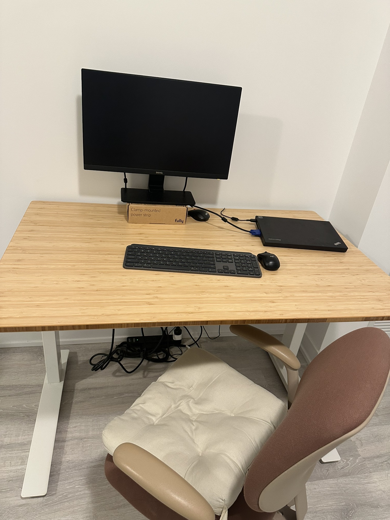 Adjustable standing desk - photo 2