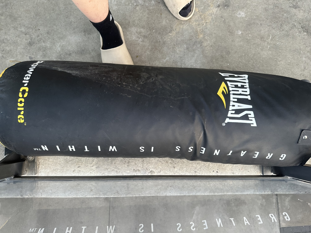 Everlast 100lbs Power Core Punching bag & Stand - photo 5