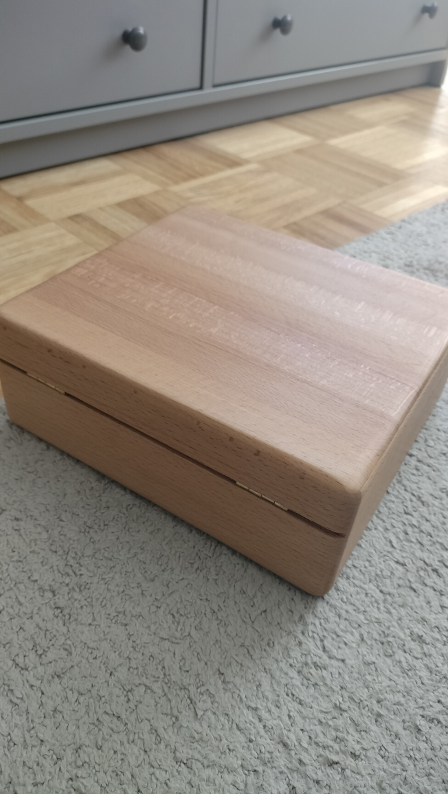 Wooden Box and two containers #freecycle thumbnail