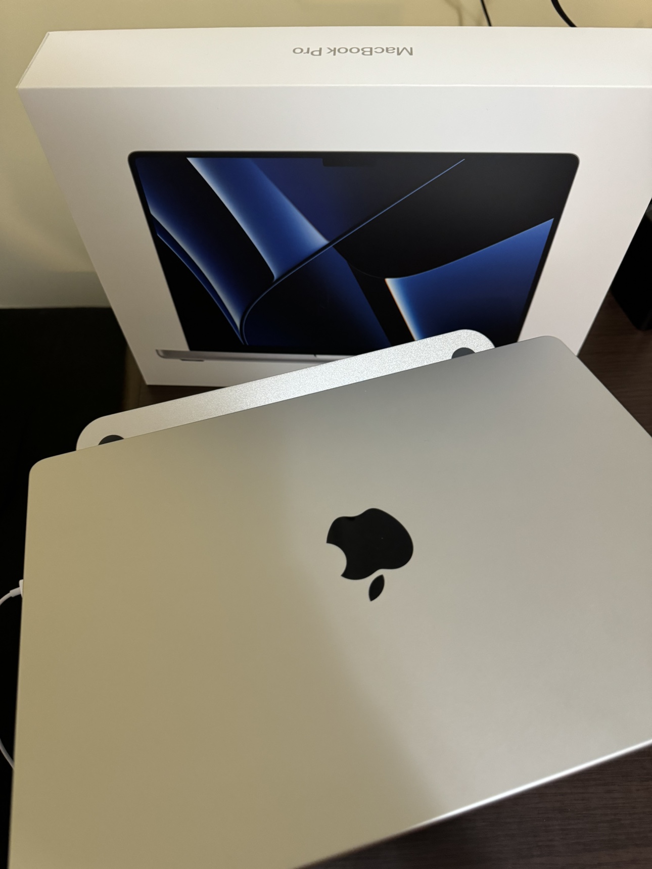 2023 MacBook Pro Silver M2Pro 512GB