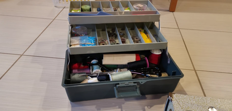 electric sewing machine - photo 2