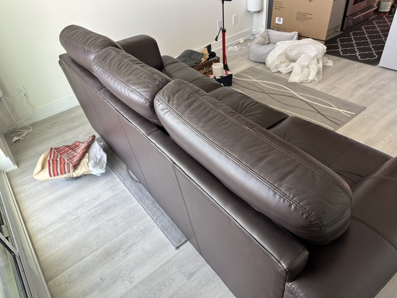 Brown leather sofa - photo 3