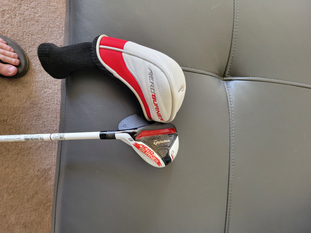 Adult Left Hand Clubs, bag and lots of balls and tees image indicator(6)