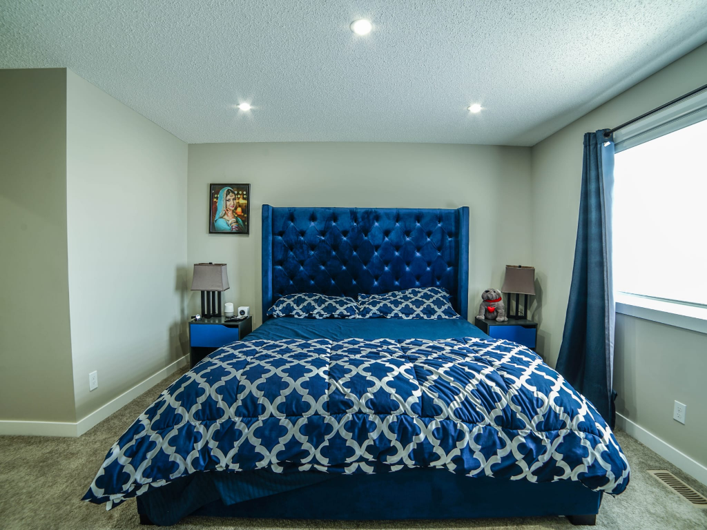 upholstery blue velvet king bed with 2 nightstands